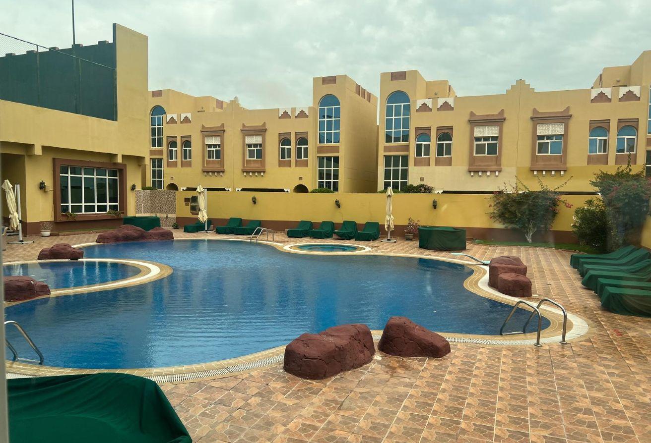 Luxury 4+Maids Fully Furnished Villas - Abu Hamour