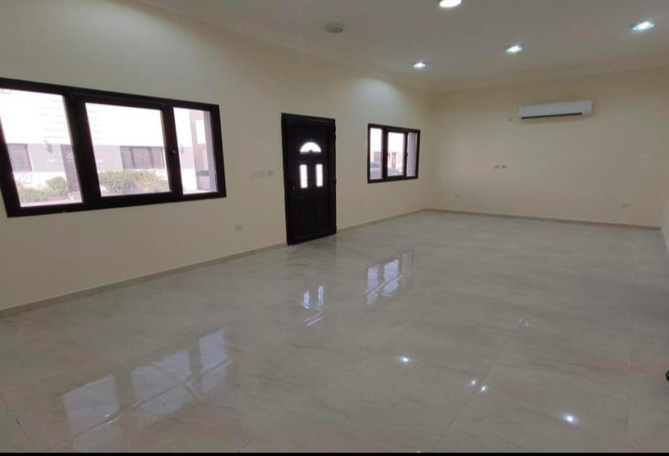 Spacious 5 Master Bedroom Villa in Compound