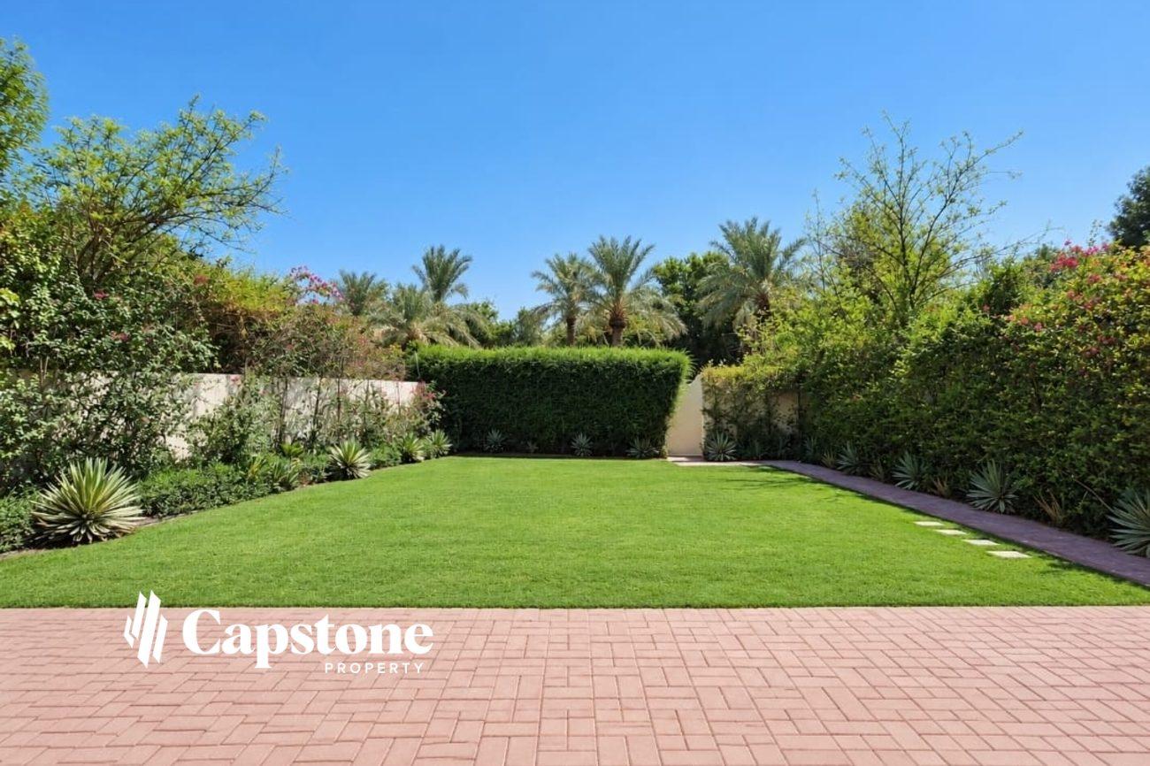 VIP VILLA IN WESTBAY LAGOON PRIVATE GARDEN