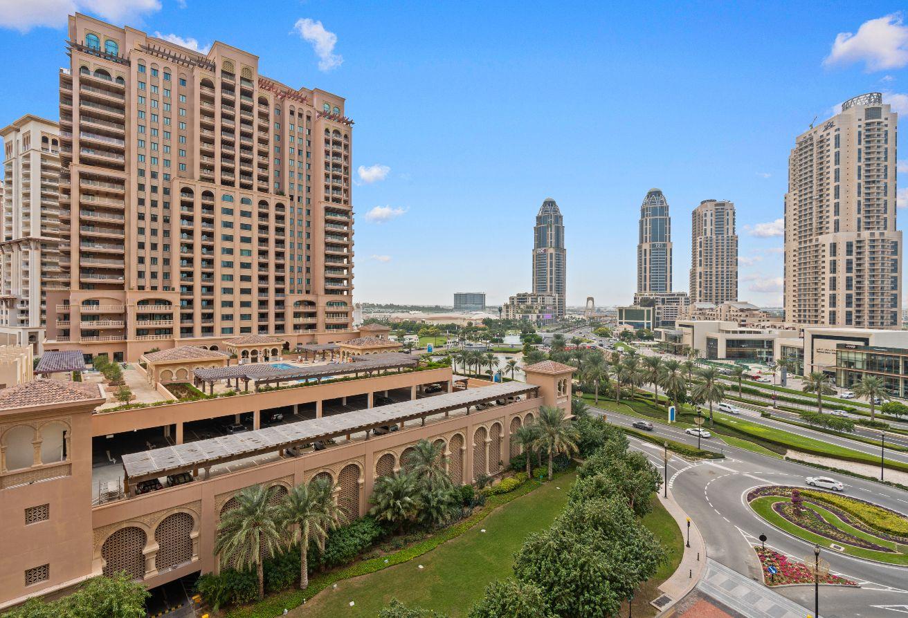 Spacious 1 Bedroom+Office l Porto Arabia The Pearl